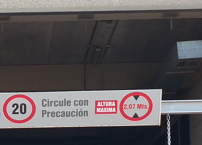 vinilo impreso sobre aluminio con estructura